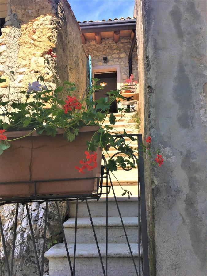 Apartamento Il Girasole Caprino Veronese Exterior foto