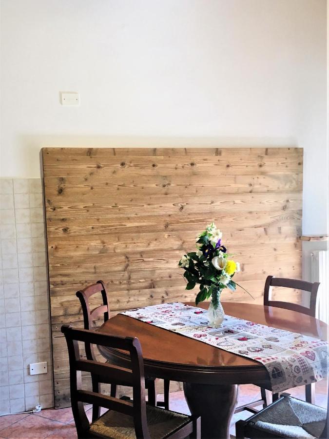 Apartamento Il Girasole Caprino Veronese Exterior foto