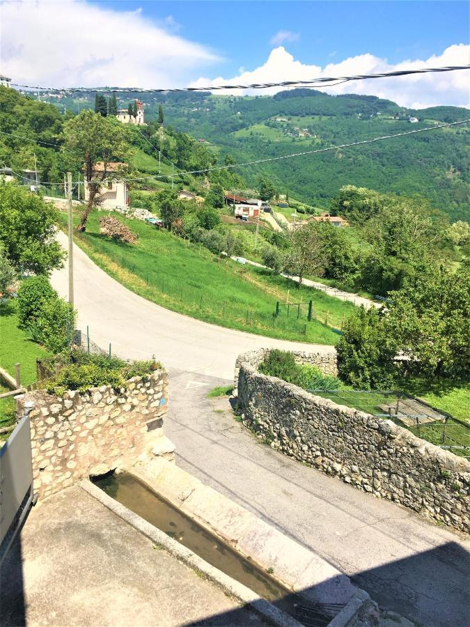 Apartamento Il Girasole Caprino Veronese Exterior foto