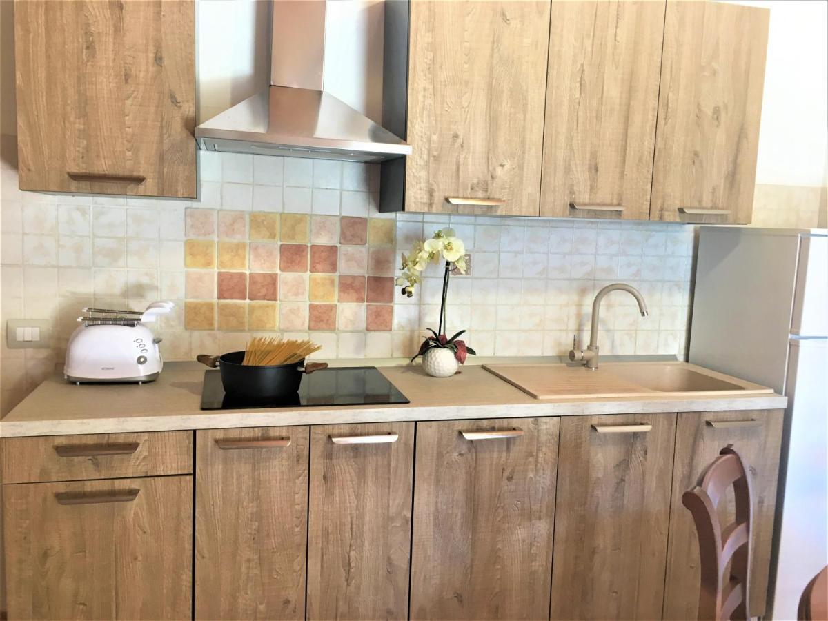 Apartamento Il Girasole Caprino Veronese Exterior foto